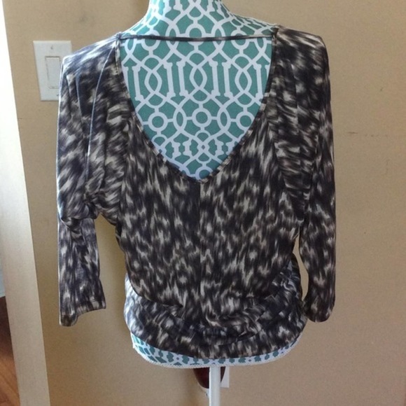 3/$12 Express top size small. - Picture 4 of 4